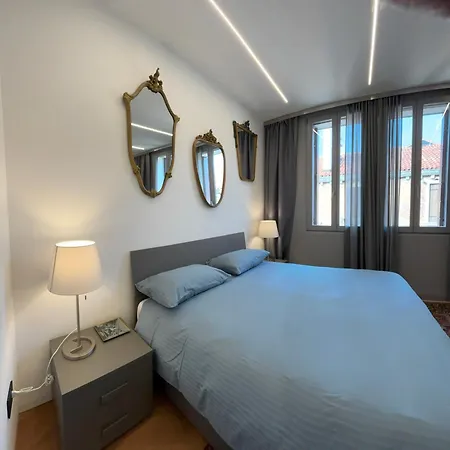 Falier- Luminosa Apartment Venice